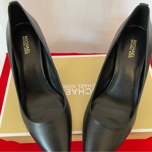 Michael Kors Black Leather Heels Sleek Design